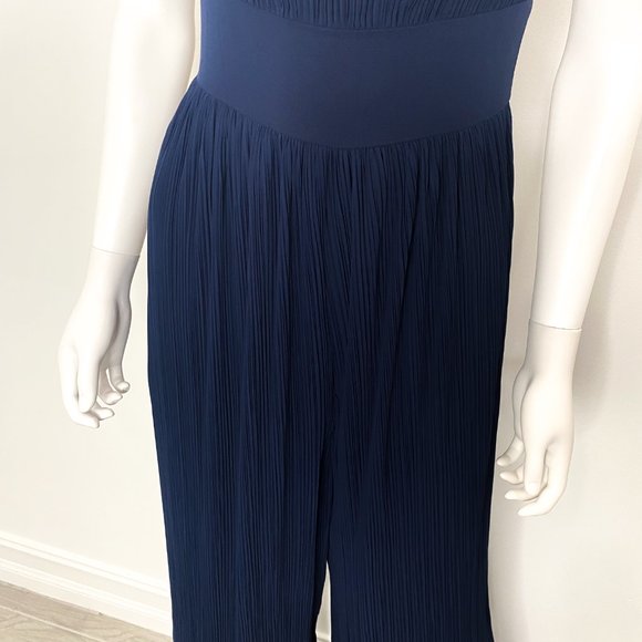 Misha Collection Larissa Pantsuit Deep V-Back Sleeveless Pleated Jumpsuit Size 6 - Picture 12 of 16